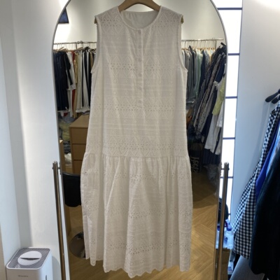 韩国may mkon正品25夏新款胸前单排扣时尚洋气镂空钩花无袖连衣裙