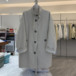 休闲单排扣中长风衣宽松外套 飘带立领韩版 韩国26春新款 条纹卷边袖