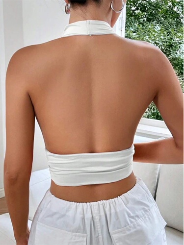 Solid V-neck halter with exposed navel Solid color low-neck hanging neck top