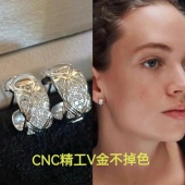 精工小香耳钉经典 菱格纹coco耳扣高密度V金7A锆石耳环钻耳饰耳拍