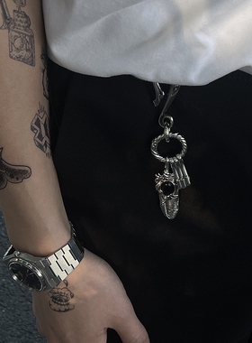 原创复古感钥匙扣挂件水墨黑麻花圈三环扣做旧金属高级感腰间挂饰