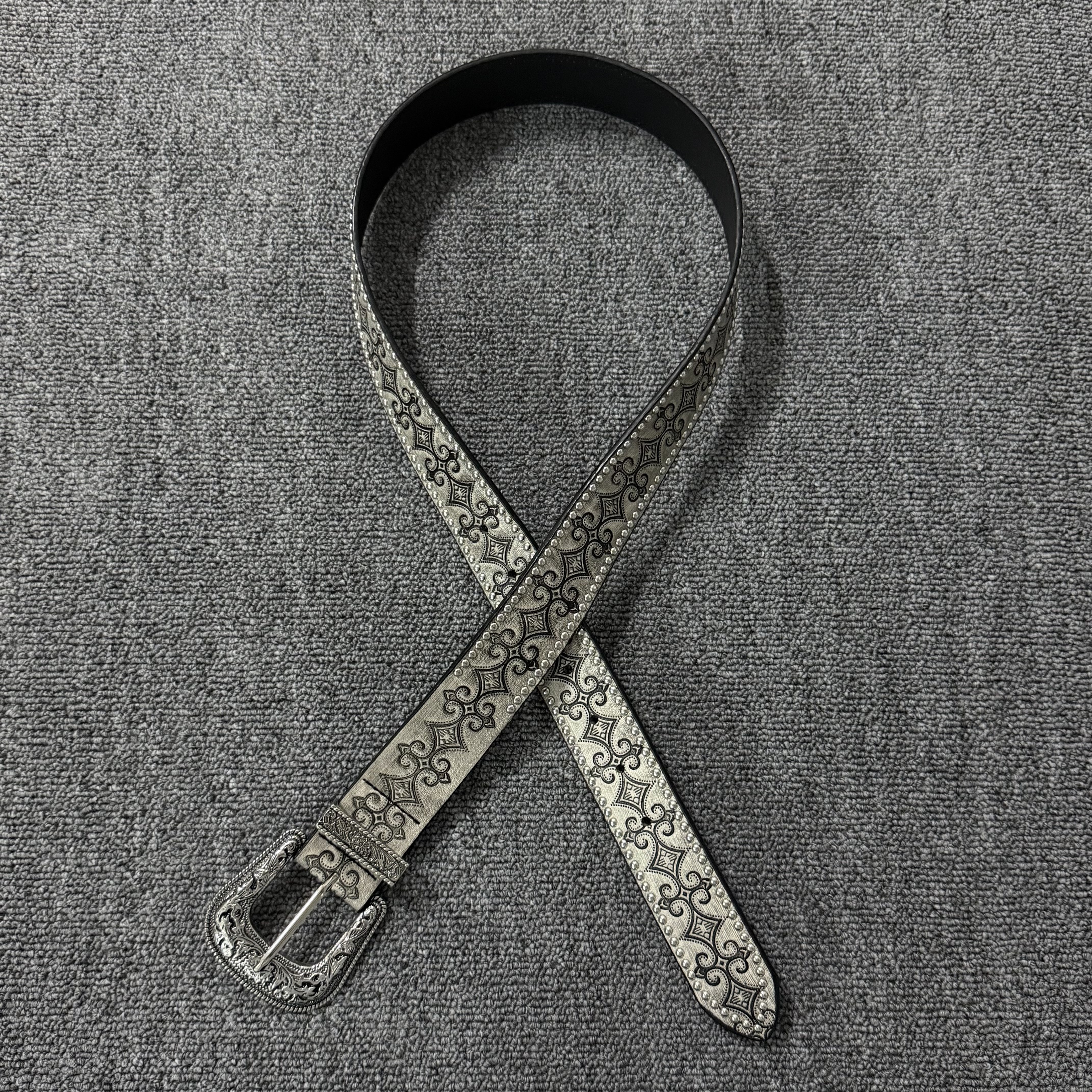 Domyland中古风黑白重工金属扣