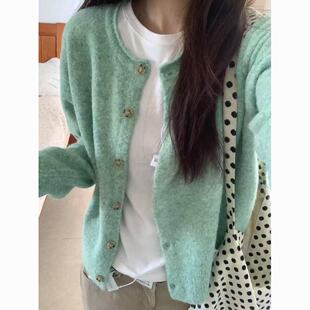 Herwear微胖mm 秋日童话 显瘦绿色撞色扣子圆领毛衣开衫上衣大码