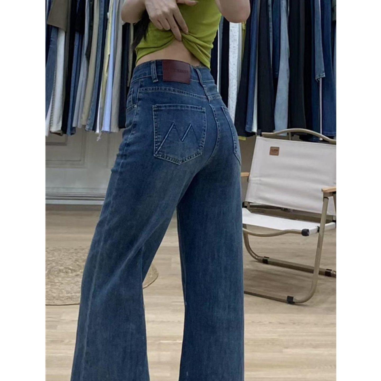 都市风小个子深蓝色微喇牛仔裤女不贴腿宽松显瘦高腰阔腿喇叭长裤