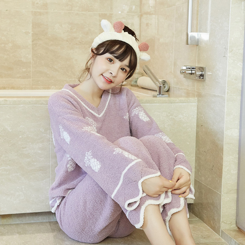 2025秋冬女式V领菠萝印花毛绒绒珊瑚绒睡衣可外穿两件套家居服