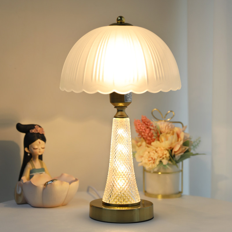 床头灯装饰欧式美式轻奢高级感简约琉璃现代电镀卧室家用结婚台灯