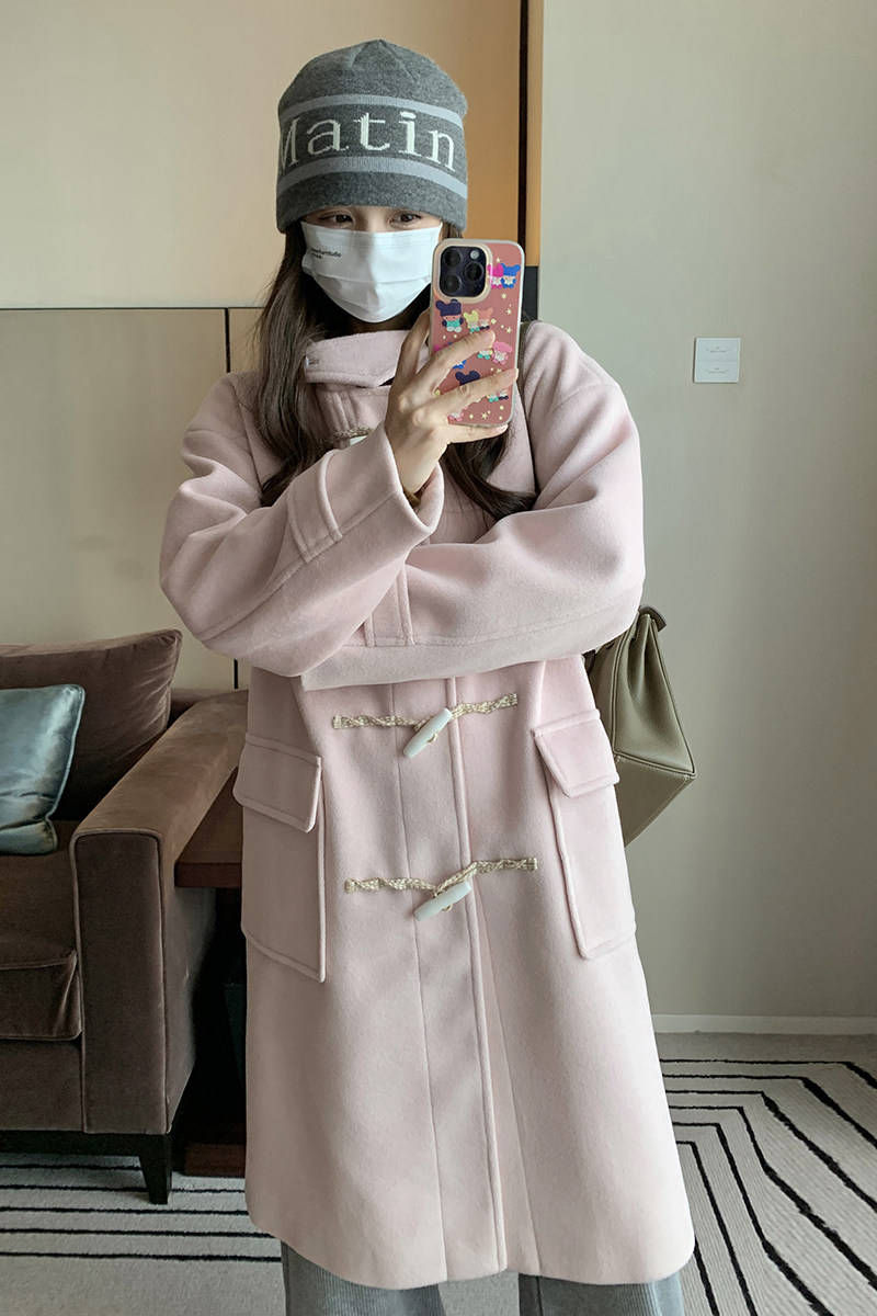粉色牛角扣呢大衣女冬季氛围感好看穿搭2025新款连帽长款毛呢外套,女装毛呢外套,铱本正襟