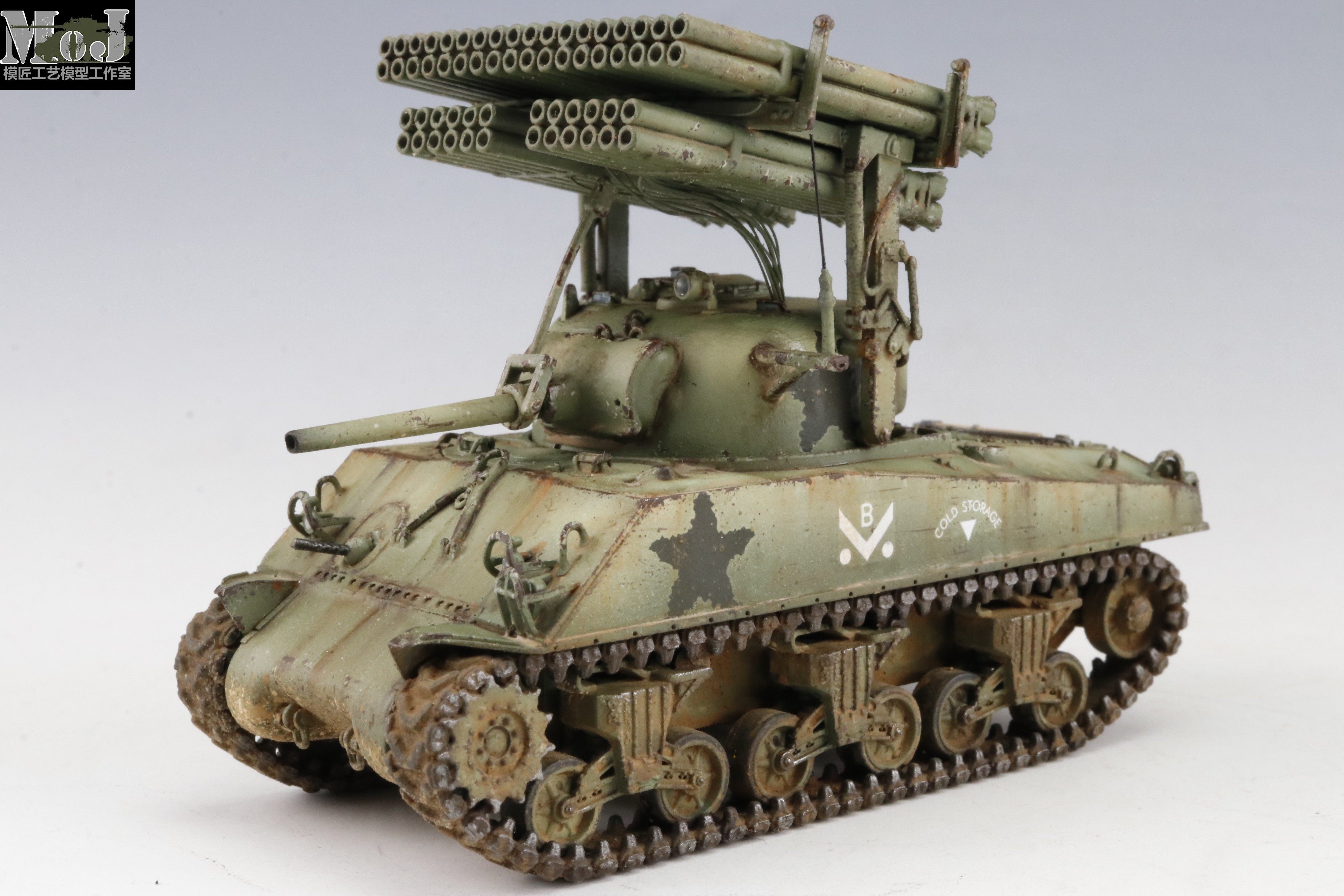 【模匠】威龙7677 1/72美国m4a3 谢尔曼管风琴"火箭炮成品代工