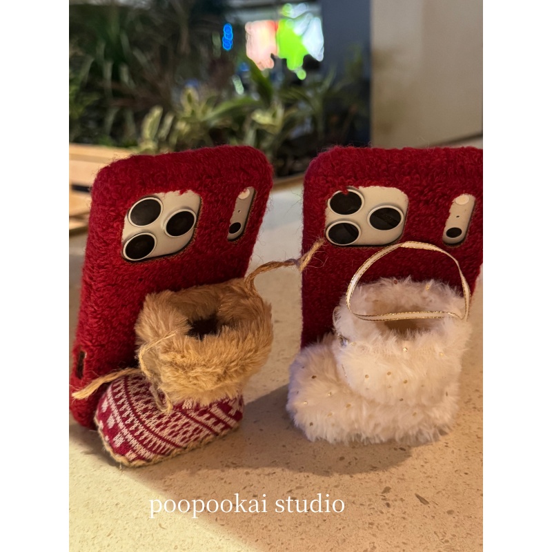 PooPookai秋冬红色毛毡立体靴子适用于苹果16/17promax/iPhone15pro手机壳女款14全包防摔13保护套