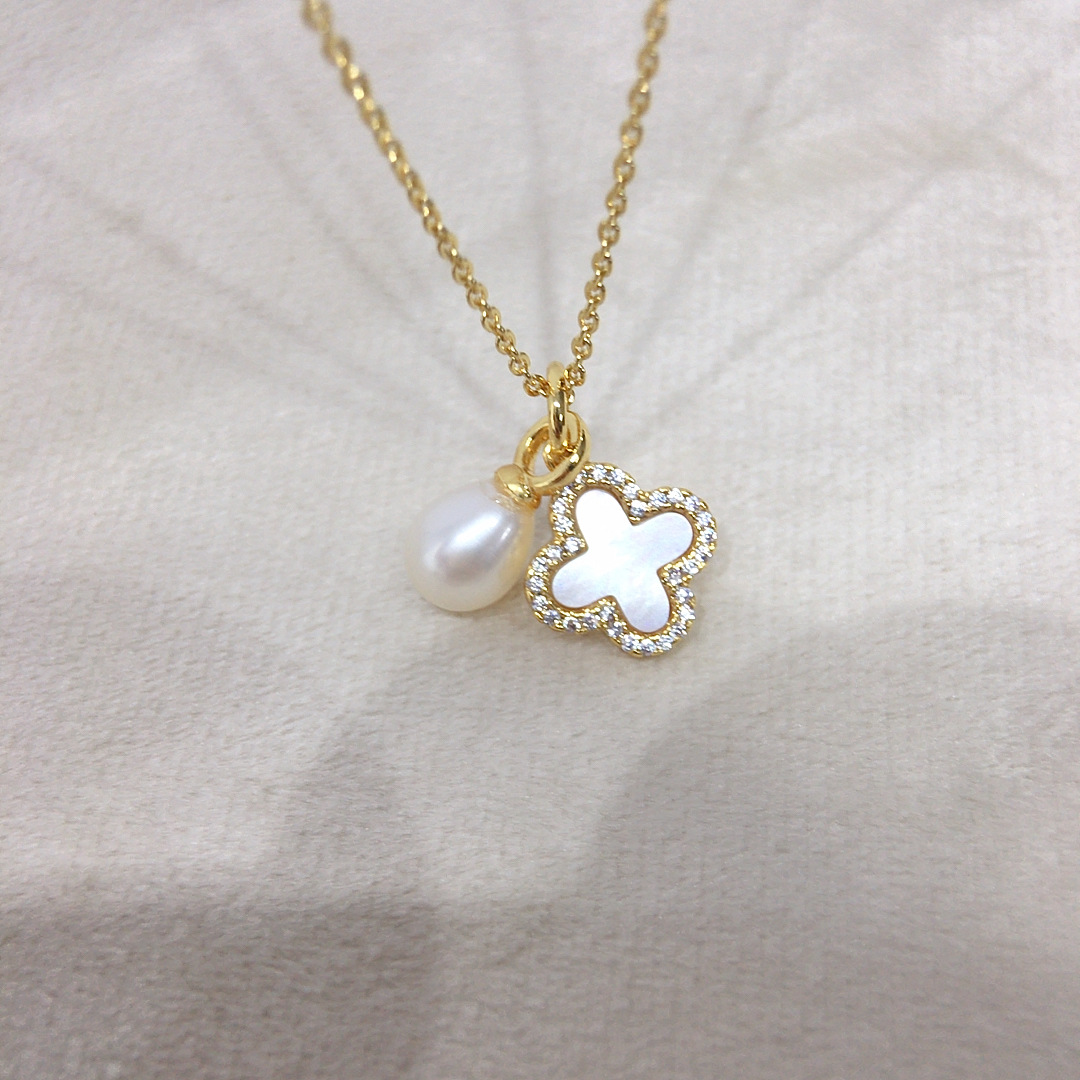 诸暨珍珠天然淡水珍珠吊坠海贝贝母轻奢四叶草珍珠项链