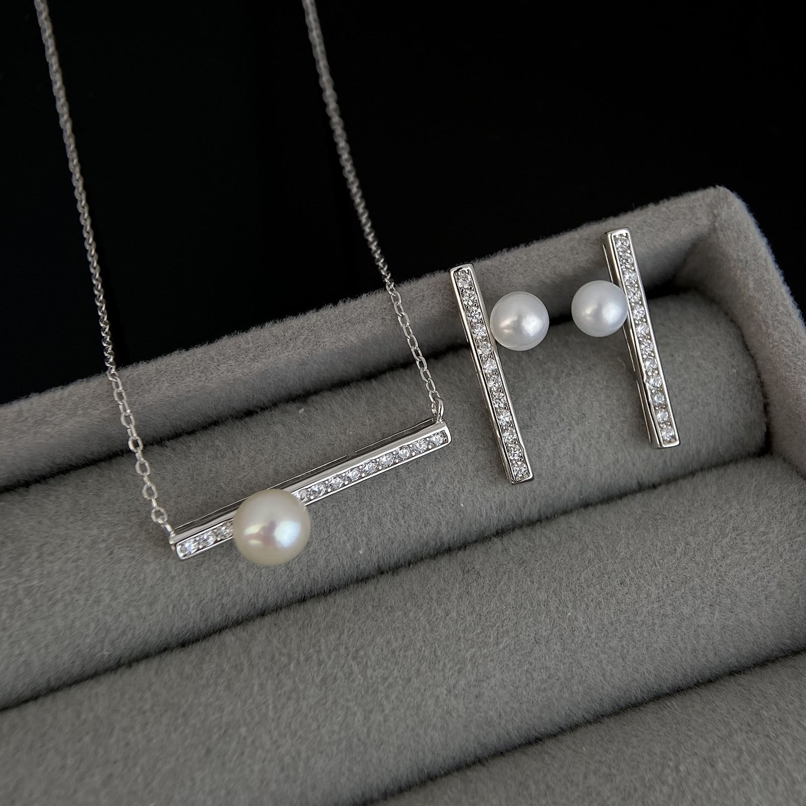 天然淡水珍珠简约轻奢高级感一字耳环吊坠女s925纯银珍珠套装诸暨