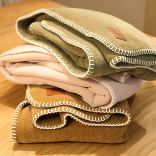 高端毛毯学生多功能吸湿发热毯子办公室斗篷式披肩午睡盖腿小毯子