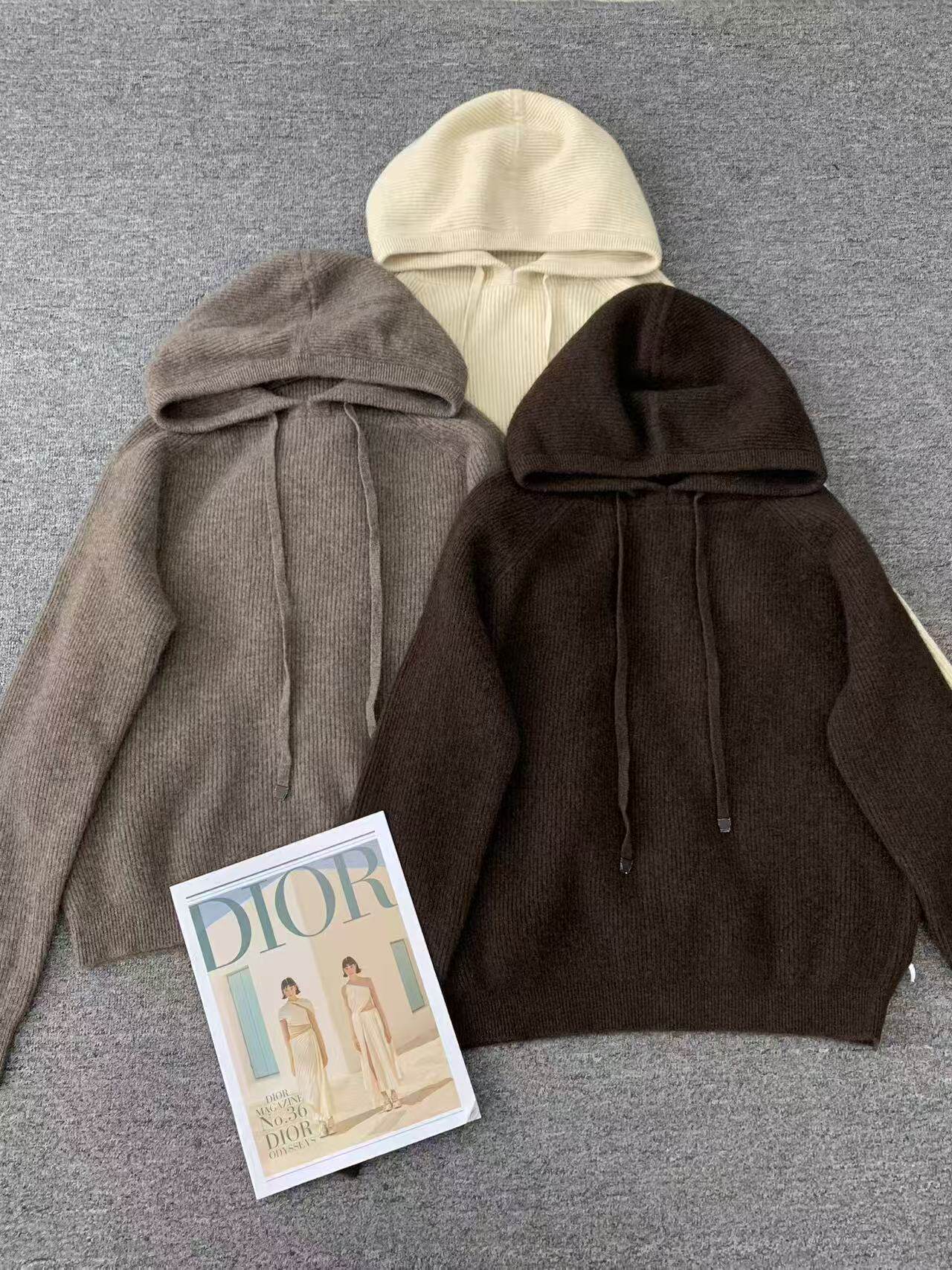 2025新款100牦牛绒连帽毛衣女早秋款穿搭高级感针织衫套头