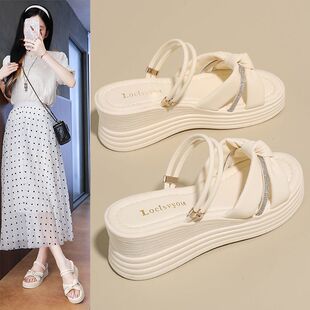踩屎感坡跟凉拖鞋女2026夏季新款外穿厚底配裙子拼色巨好看一字拖