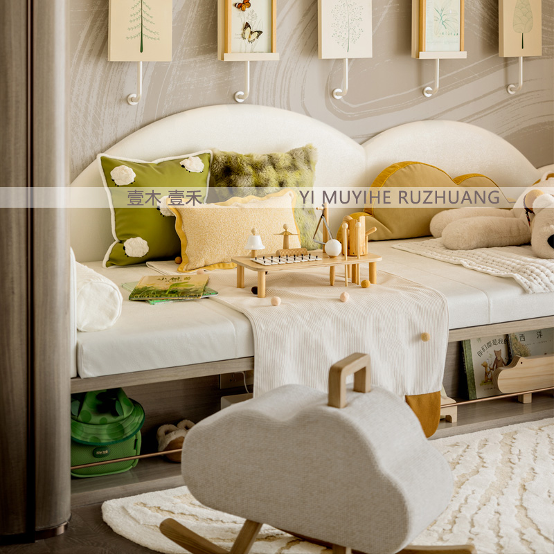 现代样板间儿童房绿色早教乐器玩具书籍毛绒玩具软装饰品组合摆件