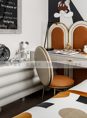 样板间儿童房书桌软装摆件