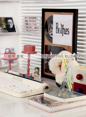 样板房儿童房书桌台面组合装饰品