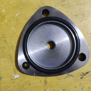 新款汕德卡主销立轴盖板重汽前桥前轮羊角盖板油封改进型