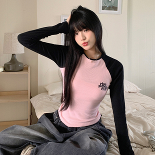 女款 Pufouy拼色罗纹弹力刺绣logo百搭款 打底衫 紧身长袖 辣妹 美式