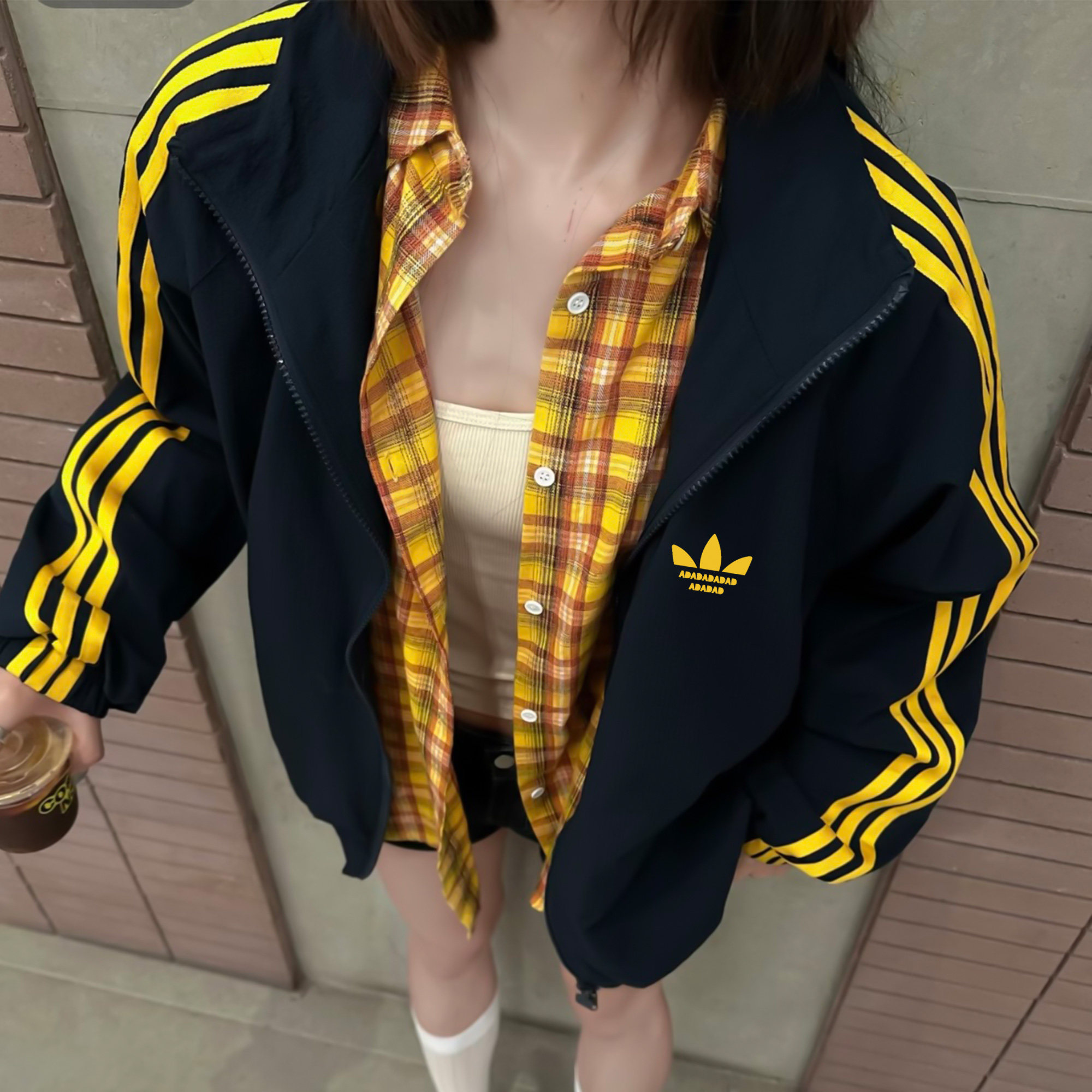 品牌折扣丨新款秋冬复古运动三条杠短外套女拉链夹克藏青外套上衣