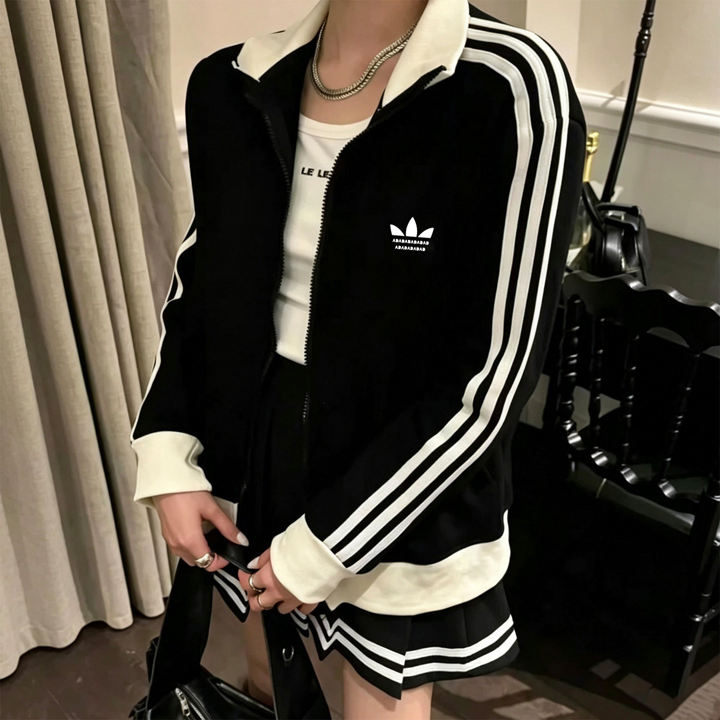 品牌折扣丨复古运动风外套女卫衣拉链宽松休闲三条杠条纹夹克开衫