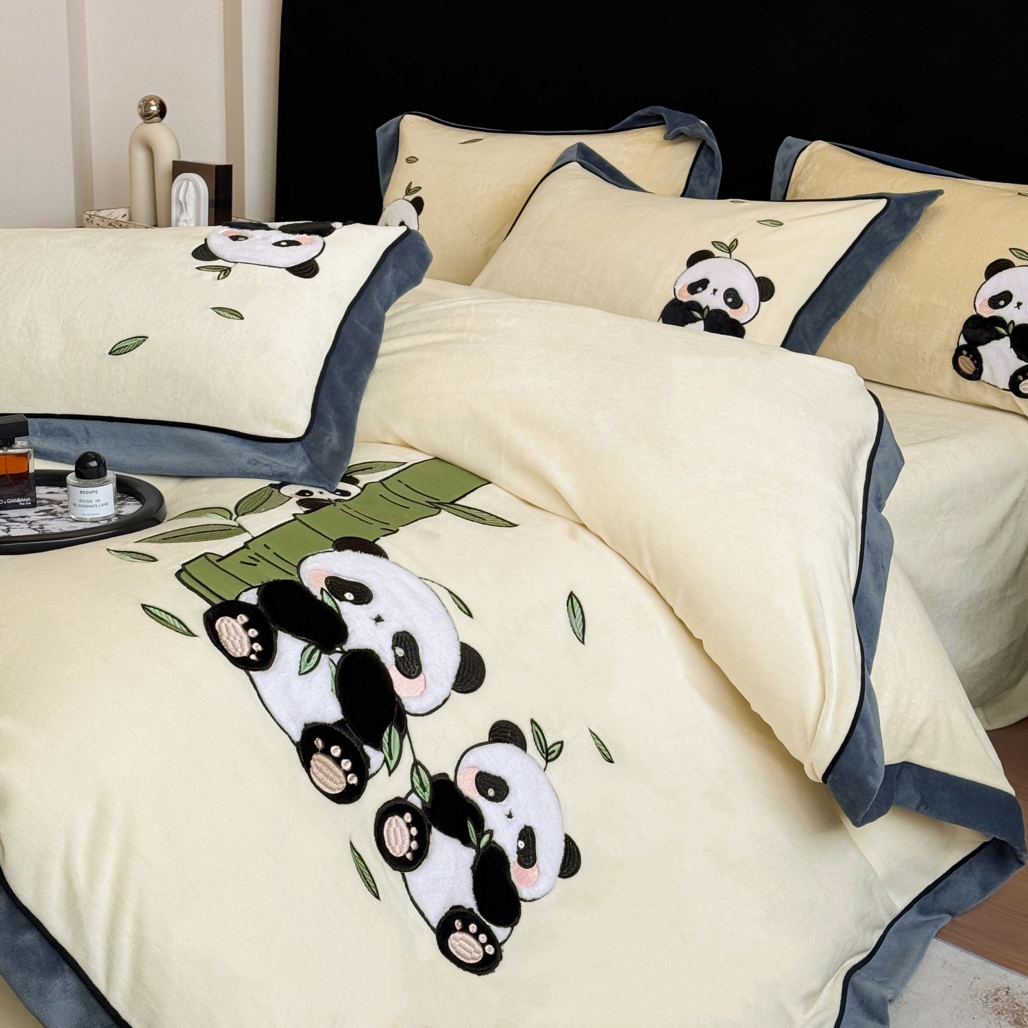 卡通轻奢A类母婴牛奶绒四件套加厚熊猫刺绣被套冬季加绒床上用品4