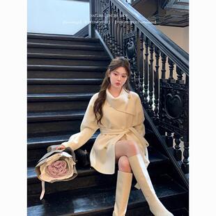 杨小卷MIU系千金毛呢大衣女秋冬双面呢围脖领系带白色毛呢外套