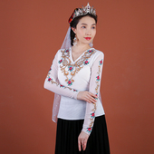 新疆舞蹈服新款 广场舞服饰 绣花烫钻网纱上衣民族风碎花白色打底衫