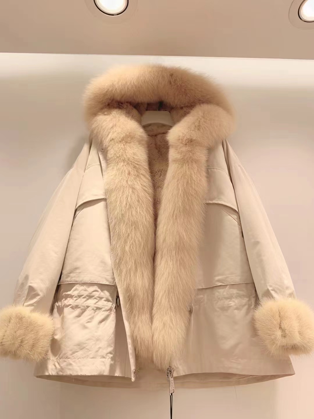 feiyashi2024韩国秋冬新款皮草女短款内胆可拆卸派克服价格私信