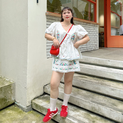 精灵家微胖大码2026夏季胖mm韩系甜美刺绣上衣衬衫半身裙两件套裙
