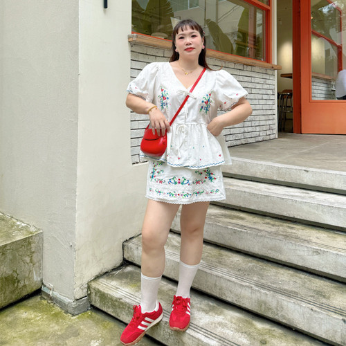 甜美刺绣上衣衬衫半身裙两件套女