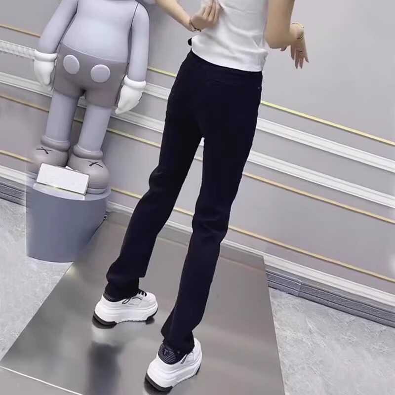 黑色拖地梨形身材大码女装牛仔裤
