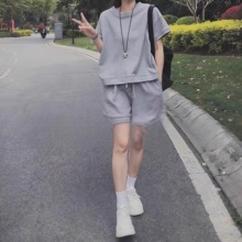 大码女2025年夏季新款显瘦时尚休闲运动套装胖妹妹短袖短裤两件套