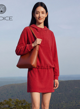 kodice2026春季新款红色连帽卫衣式套装裙休闲时尚百搭女半身裙
