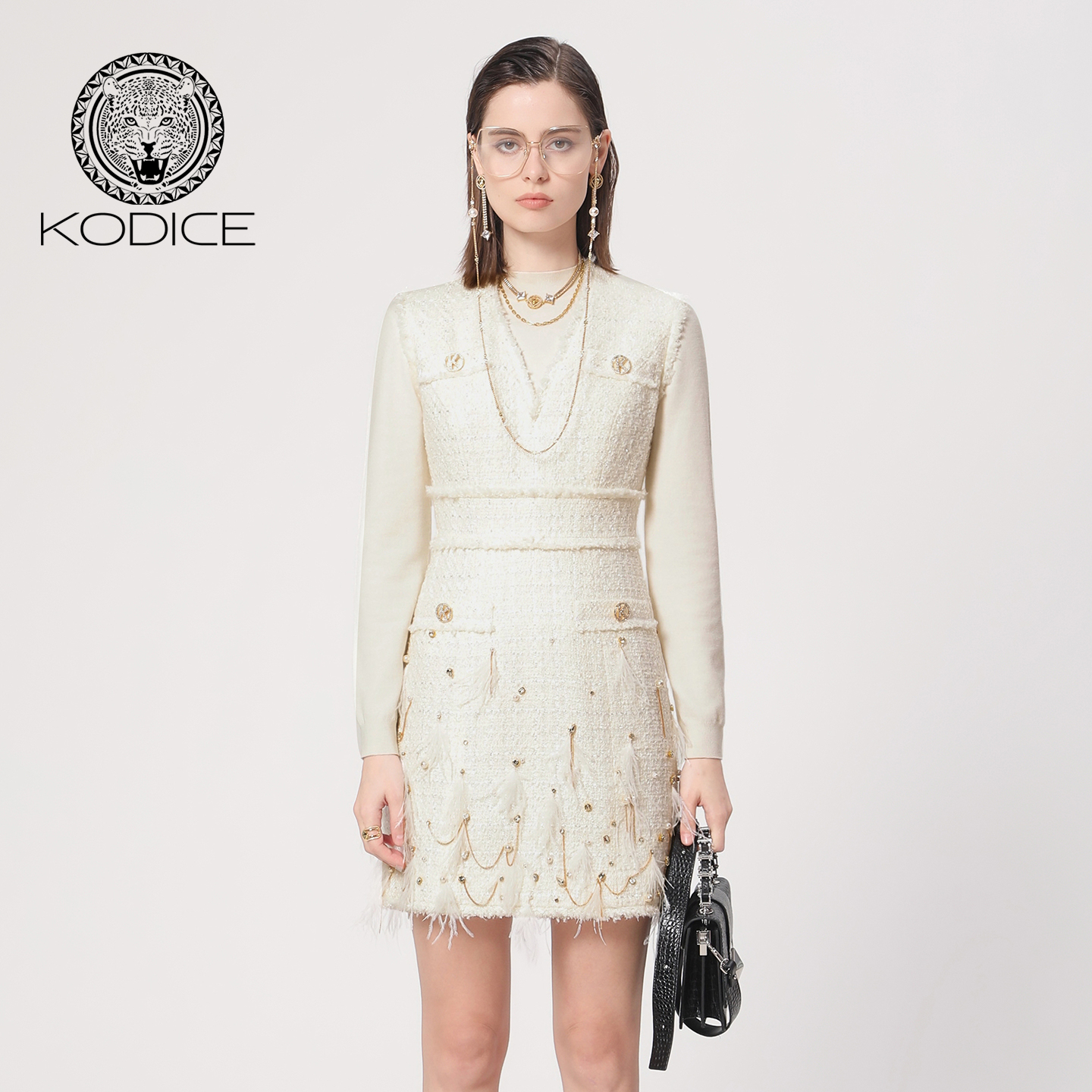 kodice秋冬新款小香风白色粗花呢V领无袖连衣裙子短裙钉珠链条女