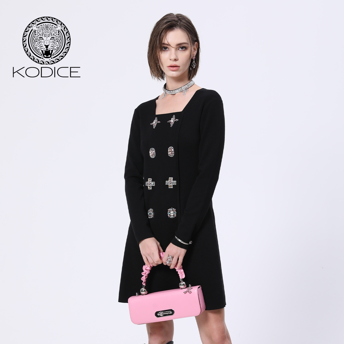 kodice黑色方领长袖针织连衣裙