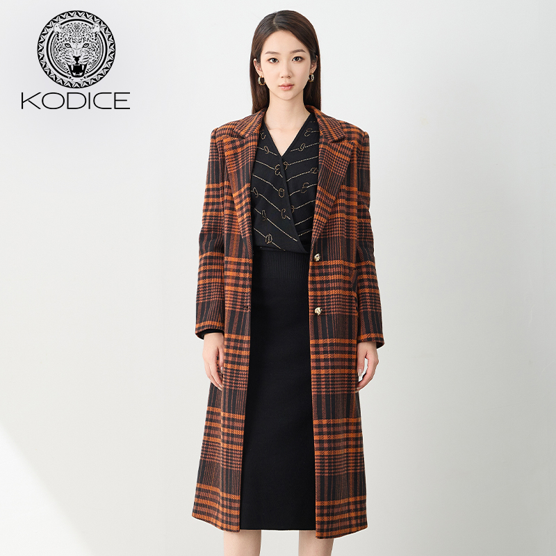 kodice2024秋冬新品女橘色格纹棉质翻领大衣外套收腰配腰包链条