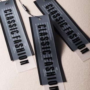 V6服装店衣服吊牌定做PVC软胶现货男女装通用标签高级感吊牌定制