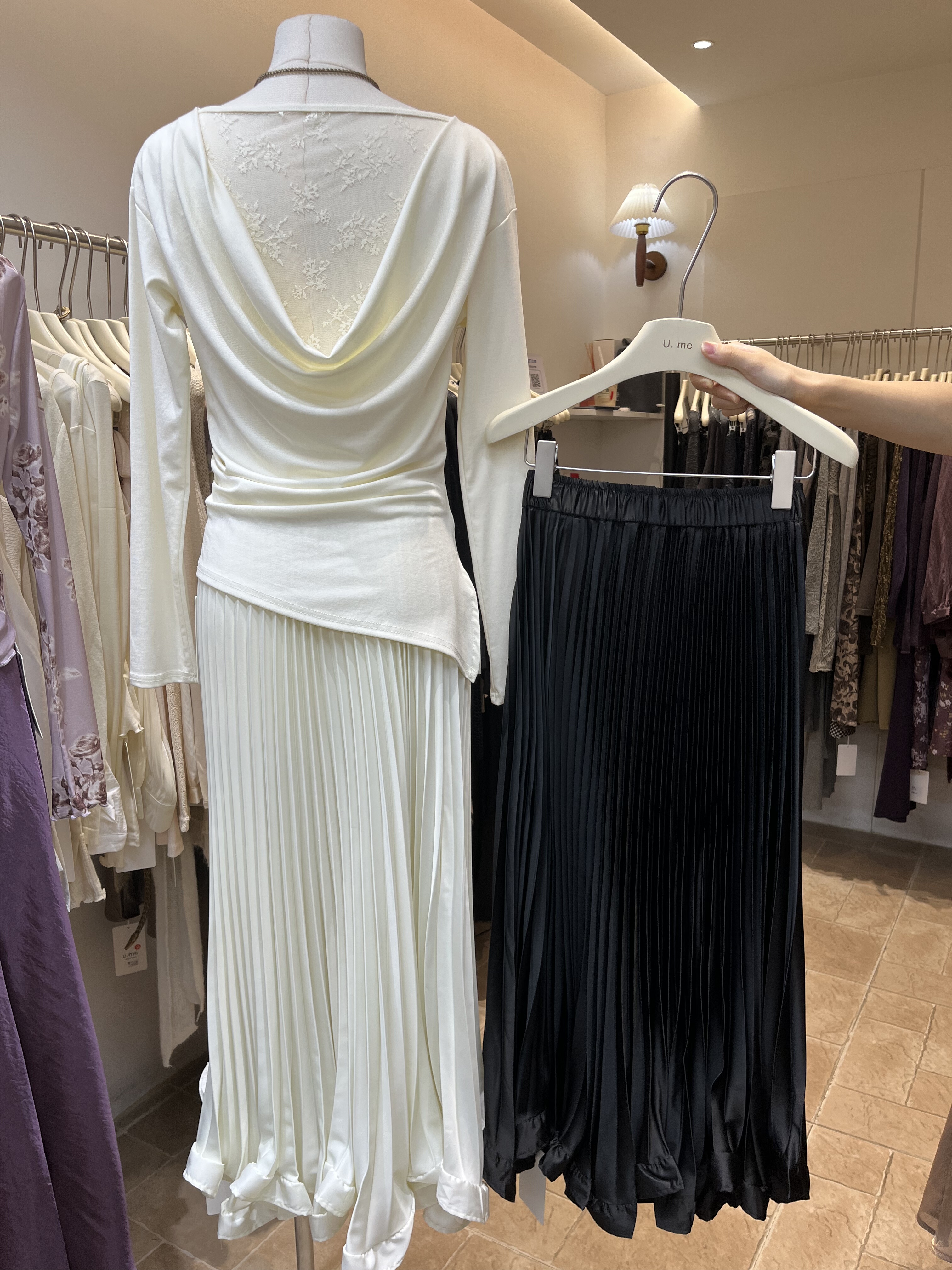 广州2025木耳边裙气质中长裙子百褶裙女2025夏季新款a字半身裙