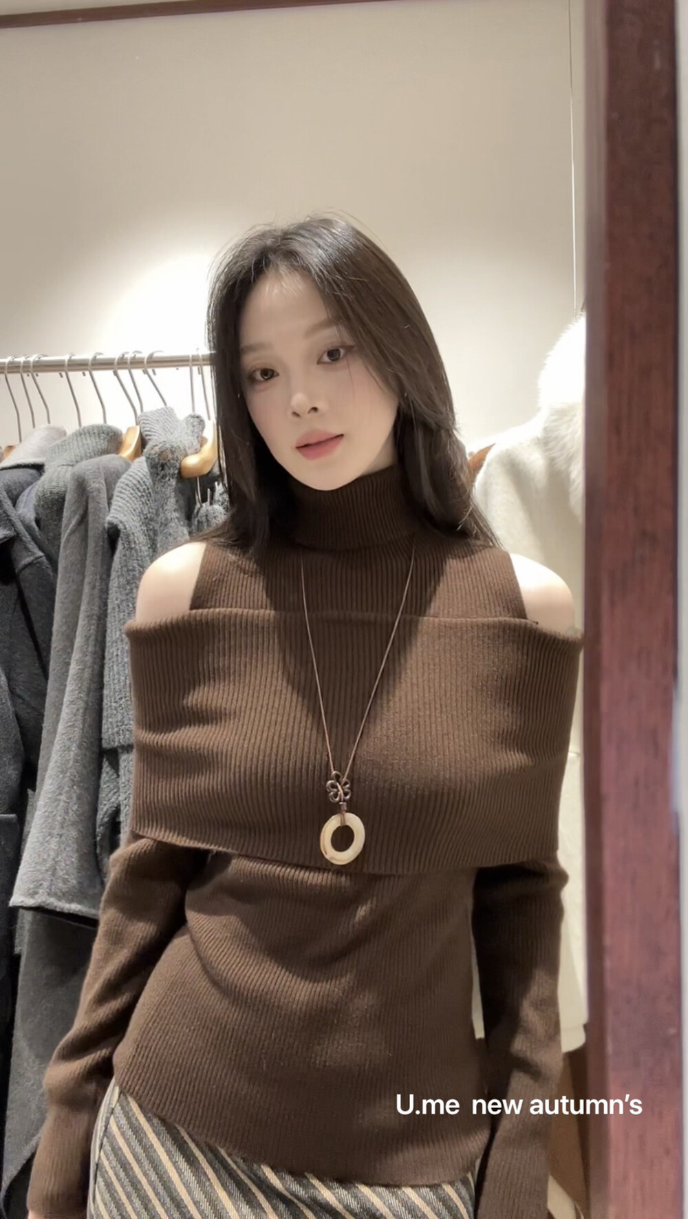 黑色高领打底衫女2025新款春秋针织长袖毛衣内搭外穿露肩修身上衣