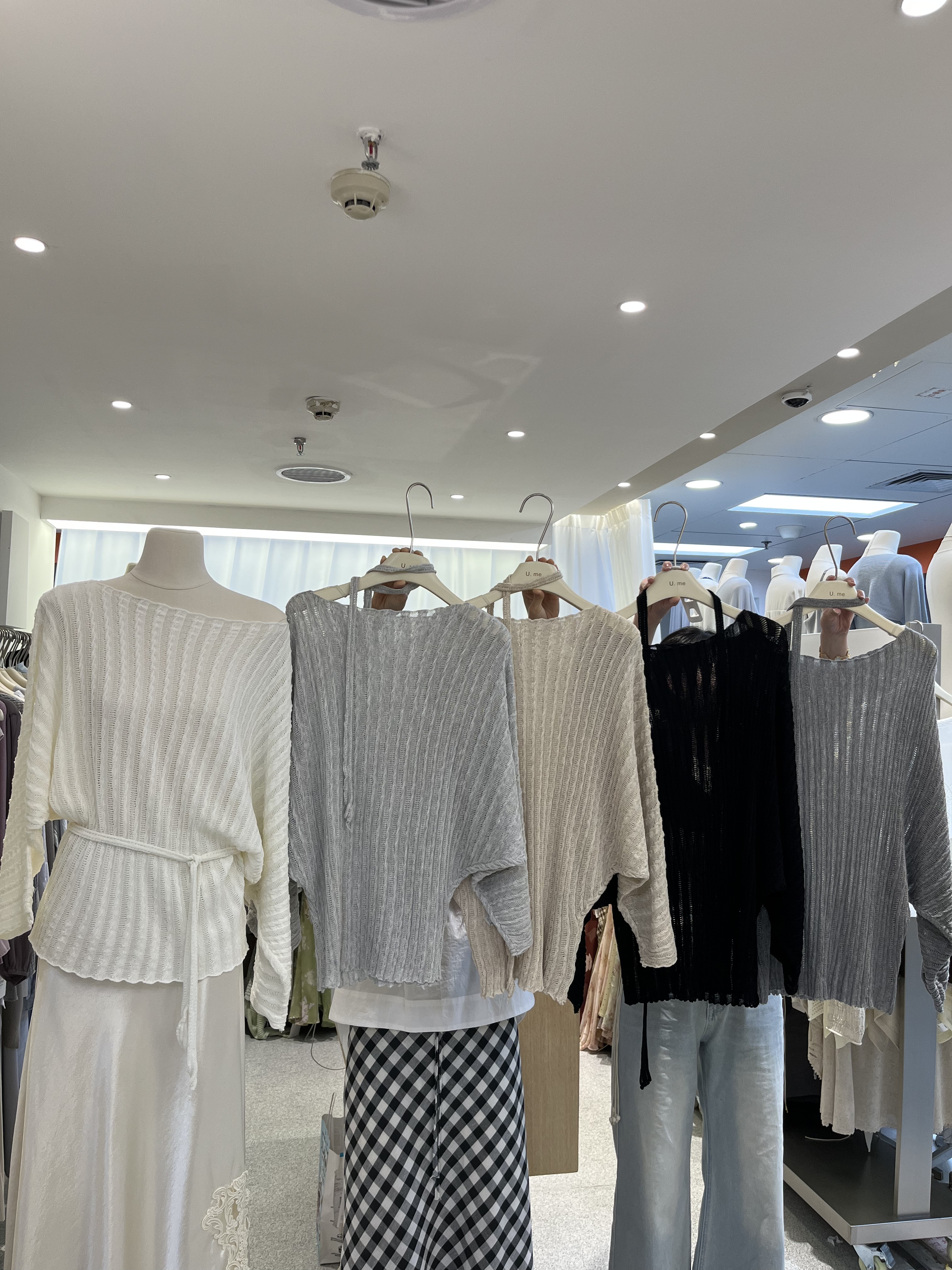 广州2026U.me镂空大袖口毛衣女罩衫慵懒一字肩宽松薄款套头针织衫