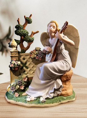 雅致乡村风西班牙弹琴天使摆件