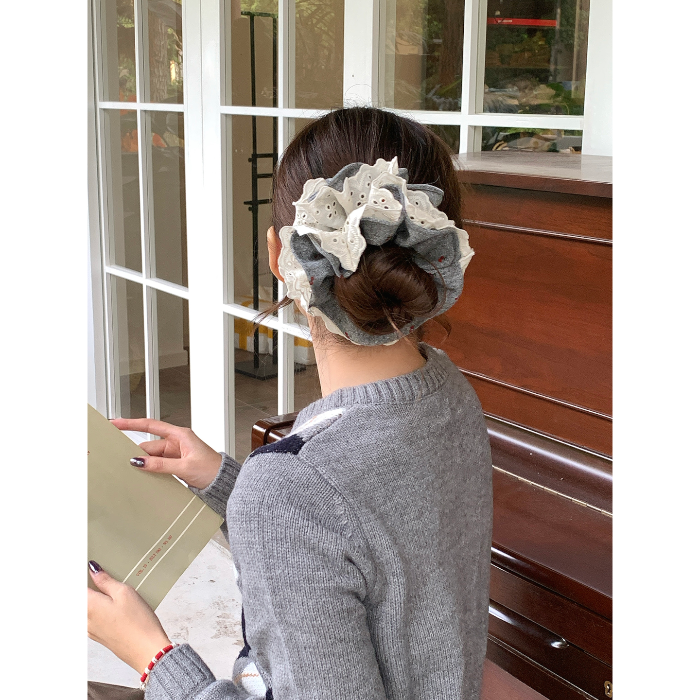 Busan温柔灰色针织樱桃蕾丝大肠发圈秋冬马尾发绳丸子头皮筋头绳