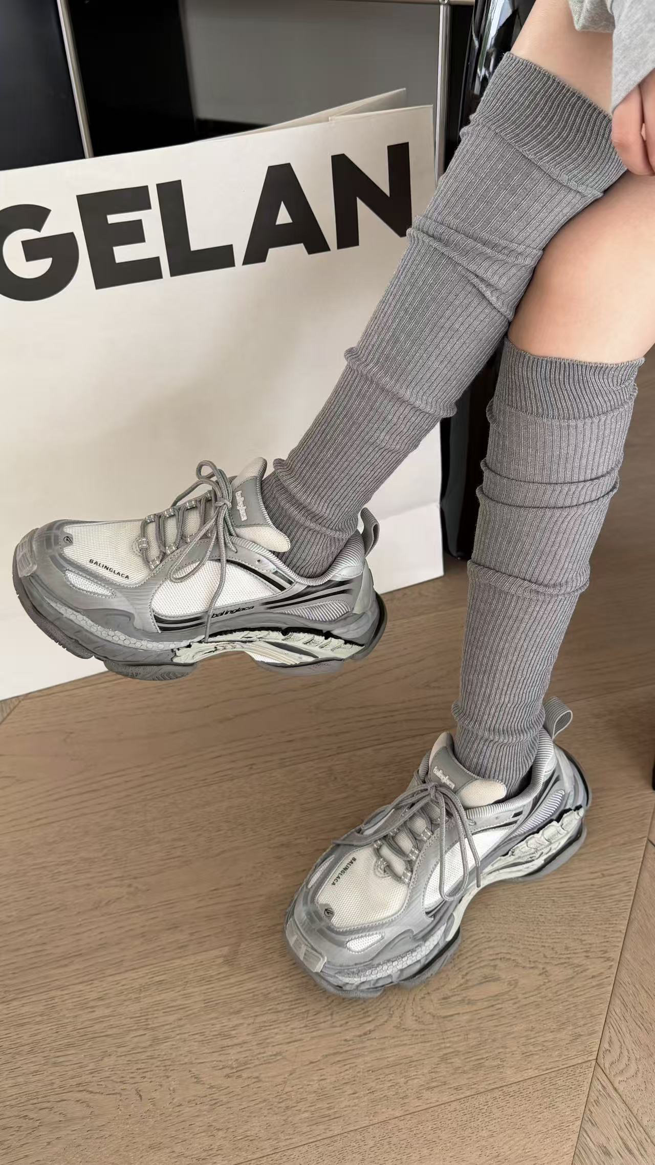 诗歌兰厚底系带真皮运动鞋老爹鞋