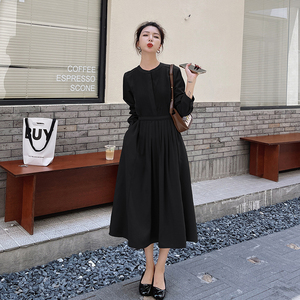 法式轻熟风长袖连衣裙女春秋2025新款气质高级感赫本风女神范收腰图片