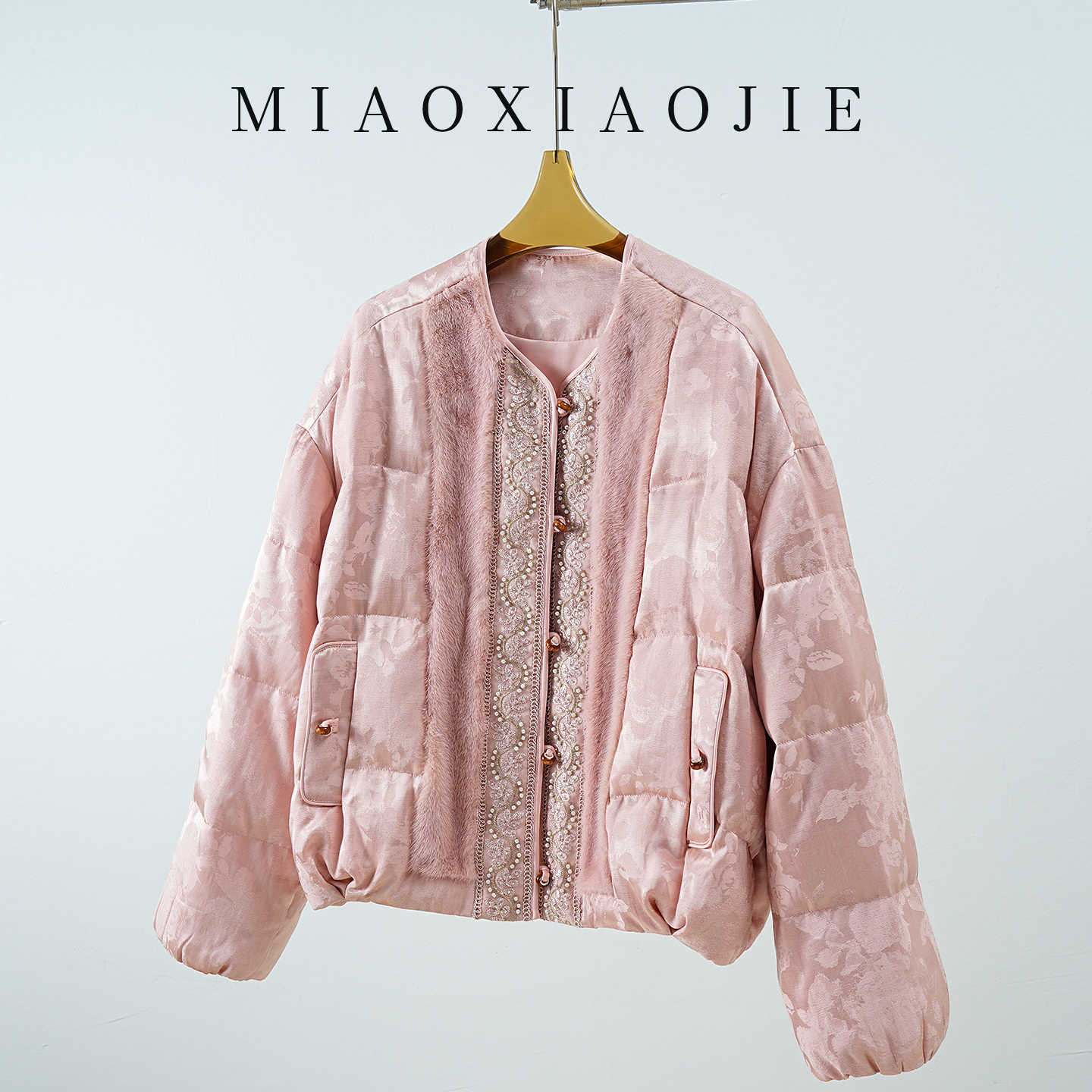 国风重工刺绣短款皮草鹅绒羽绒服