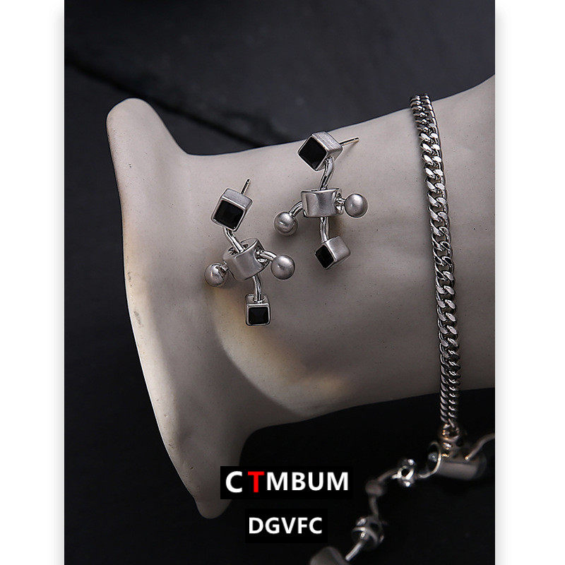 原宿黑钻机器人耳钉女复古设计925银针耳环高级感小众耳饰品