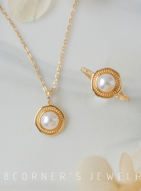 波浪花边雕刻圆形贝珠银镀金戒指