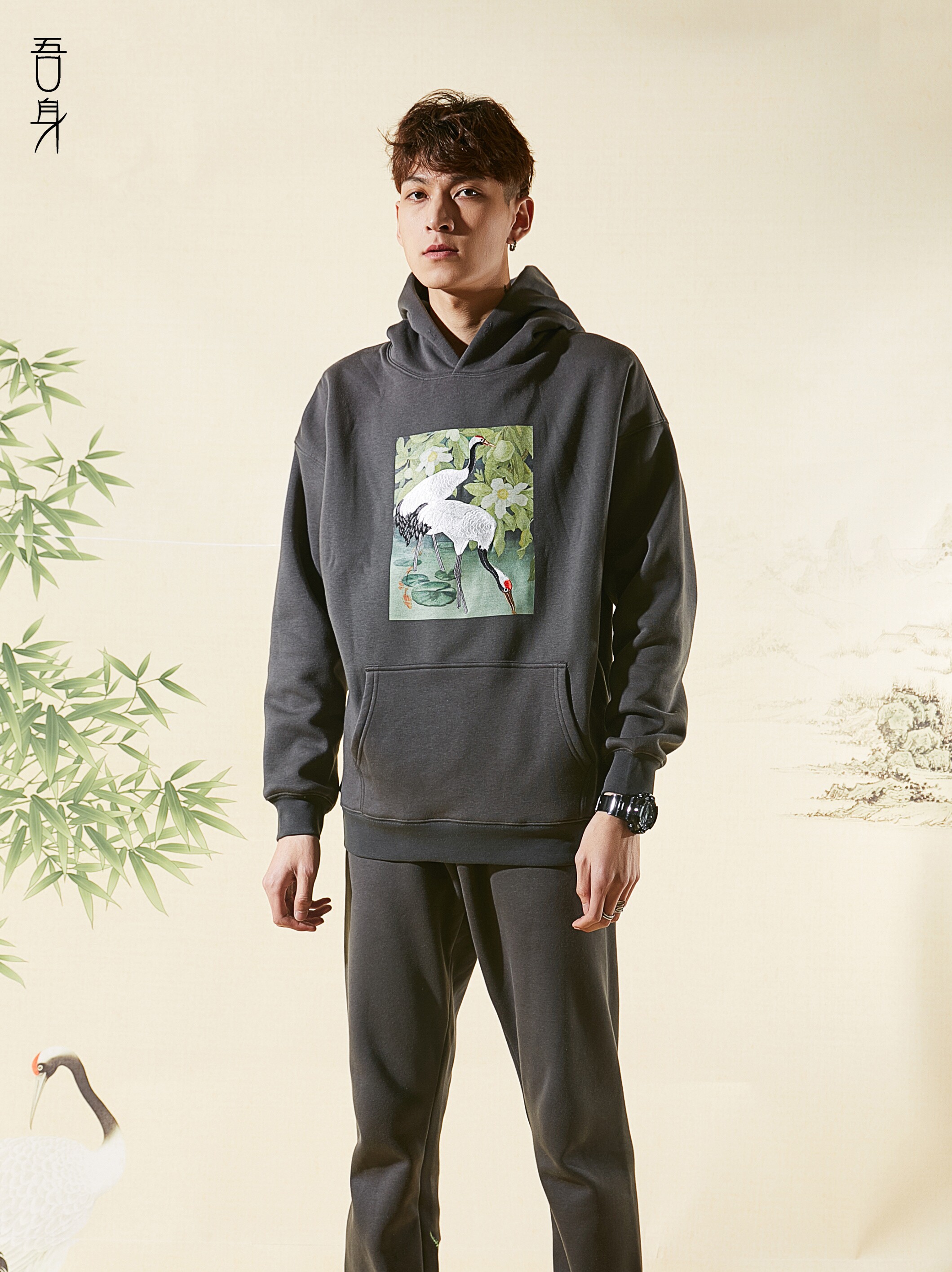 仙鹤先印花后刺绣卫衣卫衣