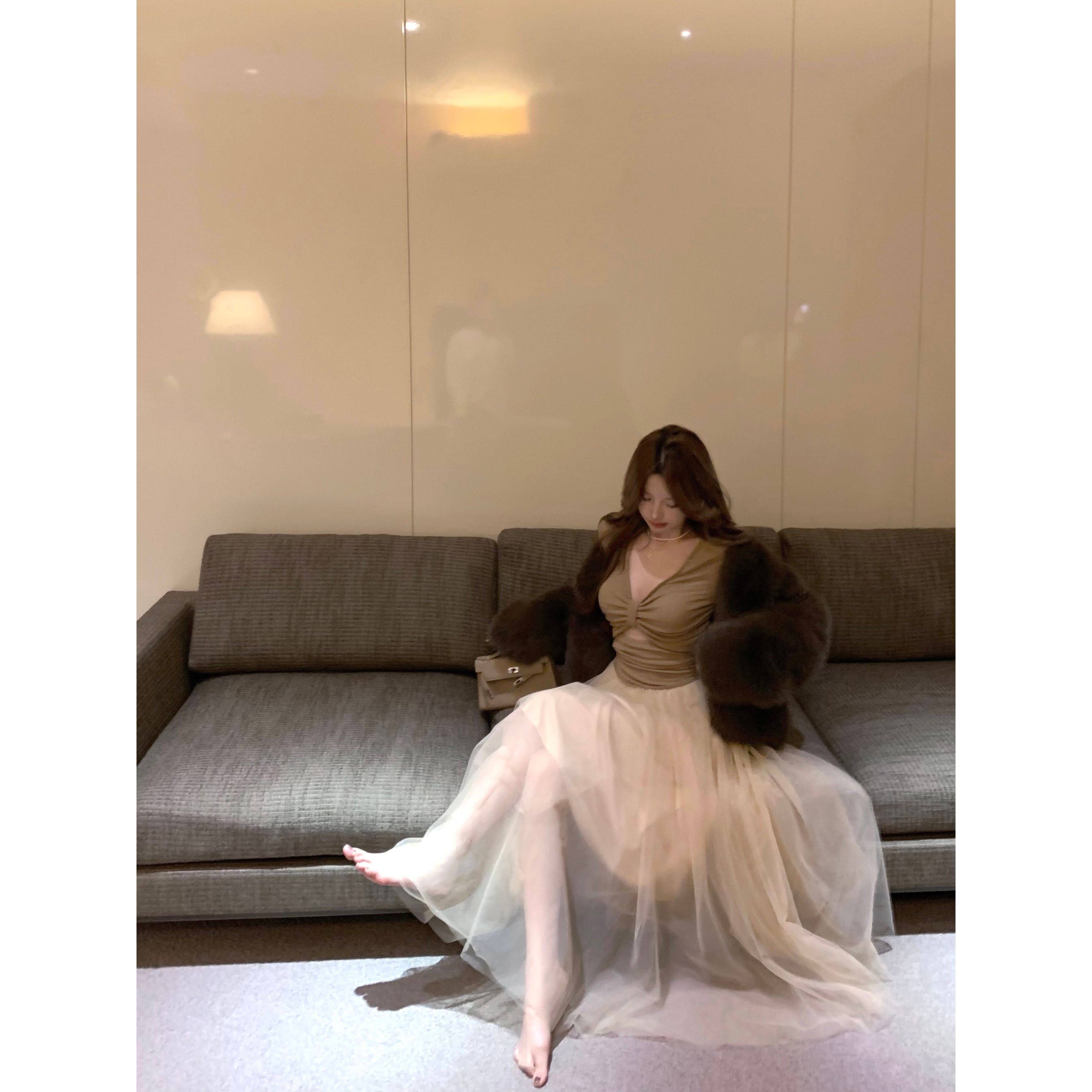 实拍 肌理感扭结镂空上衣拼接蓬蓬网纱连衣裙+仿狐狸毛皮草外套